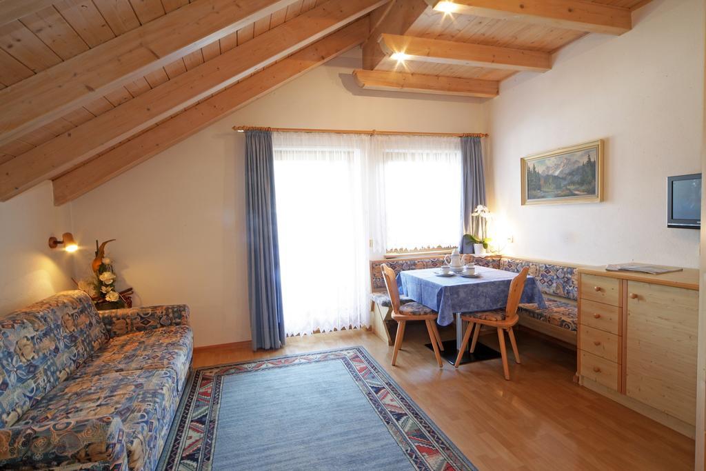 Apartments Lasteis La Villa  Buitenkant foto
